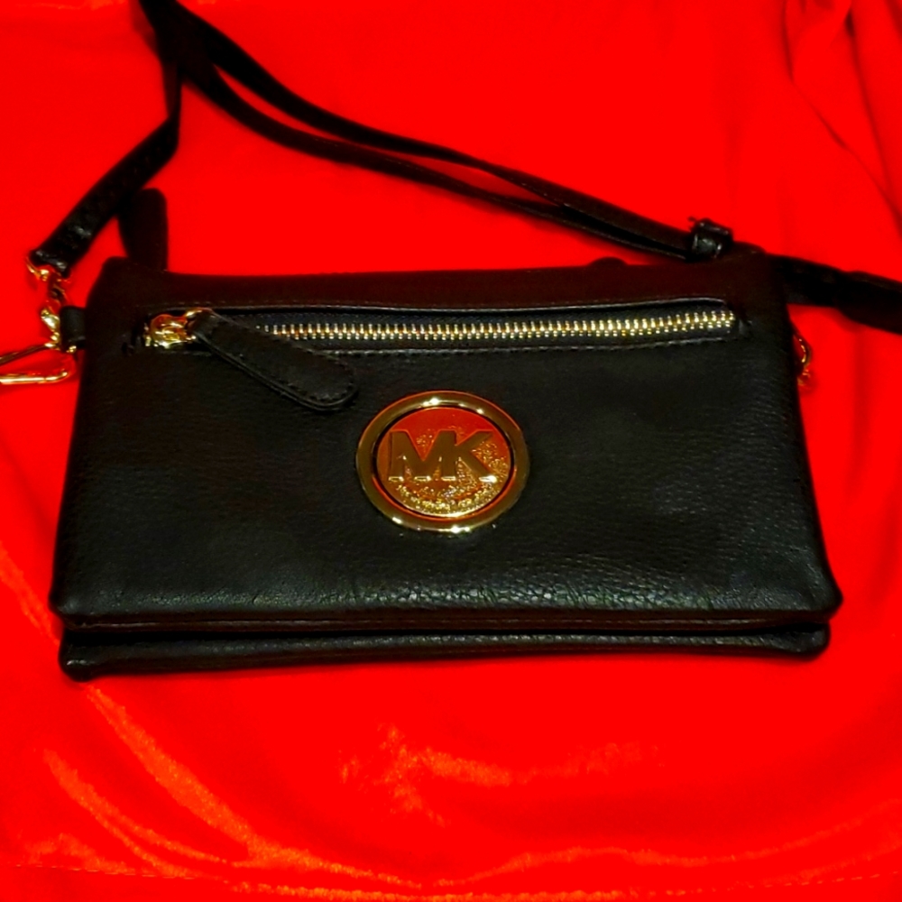 Black Micheal Kors crossbody bag